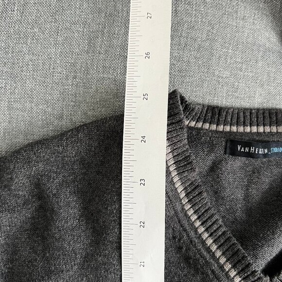 2for$30🏷Van Heusen Studio Charcoal Grey V-Neck Knit Sweater - Picture 7 of 10